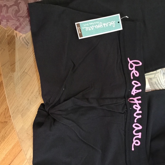 College fun active wear - Picture 15 of 16